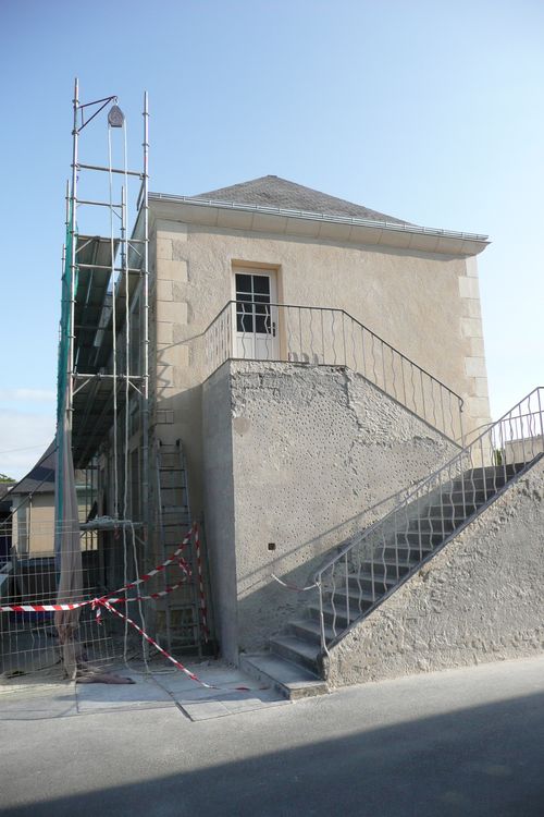 face-escalier-mairie-crucheray